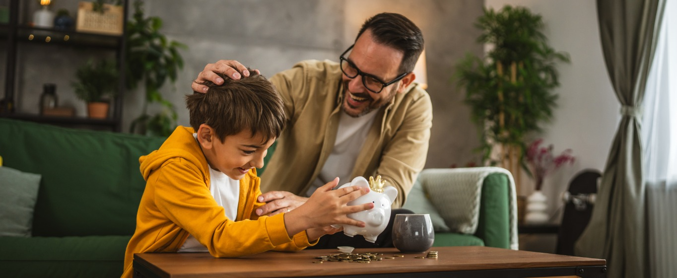 How to Navigate Meaningful Money Conversations With Your Family Hero Image